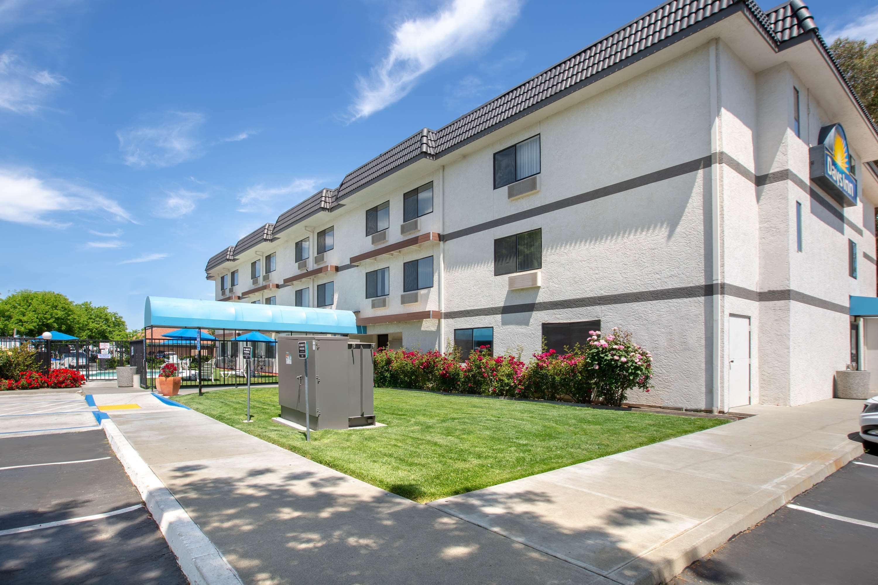 Days Inn By Wyndham Woodland Exterior foto